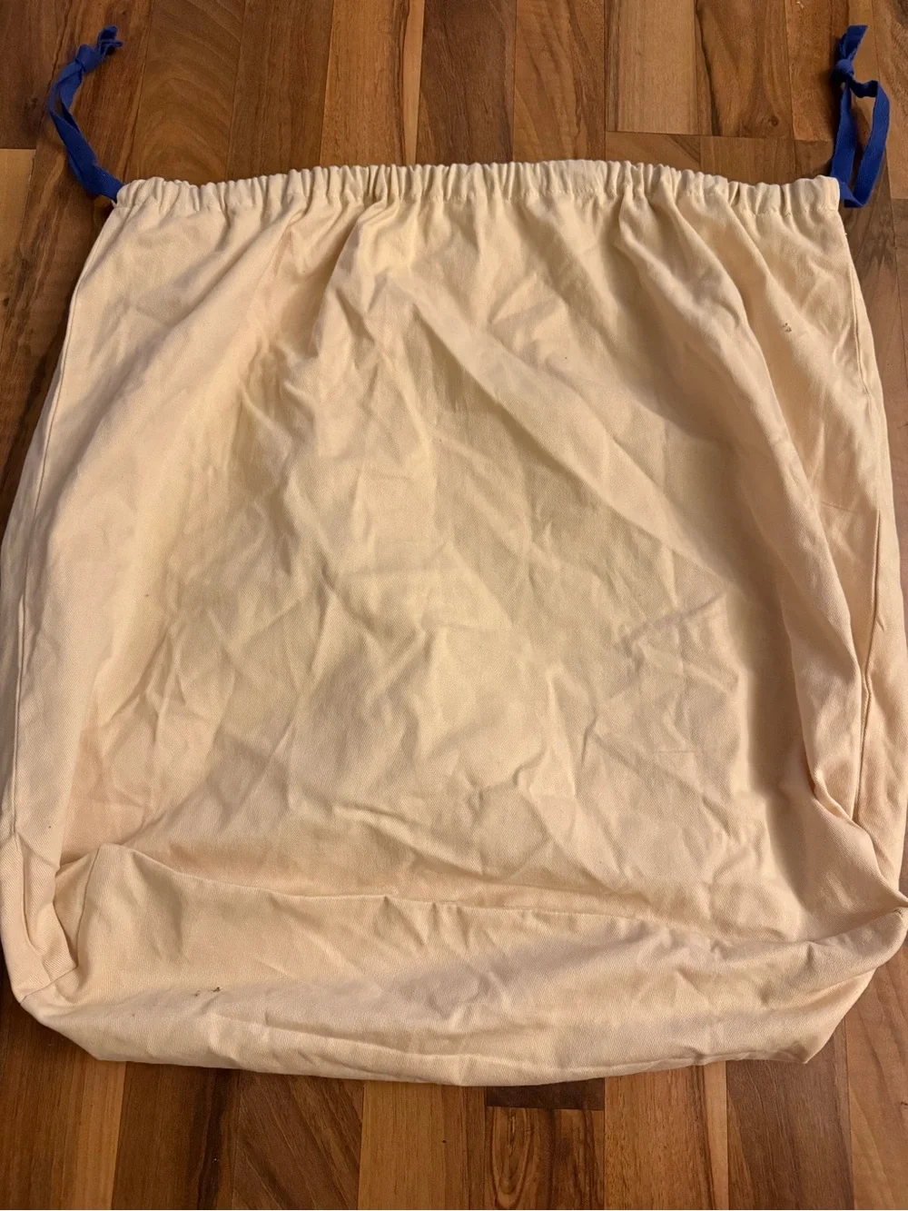 Louis Vuitton Cream Canvas Drawstring Dust Bag with Navy Logo - Picture 3 of 5